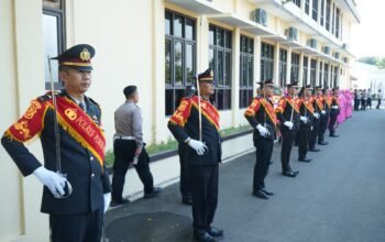 Pedang Pora Iringi Pengabdian Terakhir, Polres Purwakarta Lepas Personel Purna Bakti Penuh Haru di Hari Bhayangkara ke-80