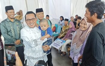 Sentuhan Kasih Bupati Eka Putra, Bansos Rp245,3 Juta Hadirkan Senyum Pasien