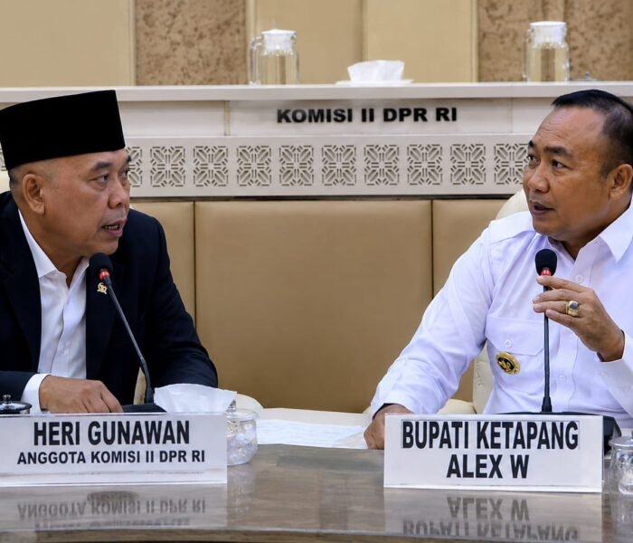 Heri Gunawan Soroti Paparan Bupati Ketapang dalam RDPU Komisi II DPR RI, Warga Teluk Bayur Mengaku Kecewa