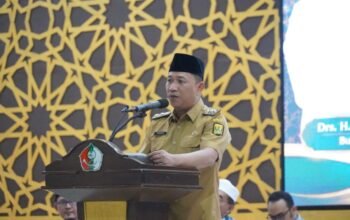 Perdana Wakil Bupati Sukabumi H. Andreas, S.E., Melepas Keberangkatan 43 Pemenang Hadiah Umroh Muhibah Ramadan