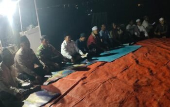 Bhabinkamtibmas Polsek Jatiluhur Hadiri Doa Bersama untuk Almarhum Sumarna, Pererat Kebersamaan dan Sampaikan Pesan Kamtibmas