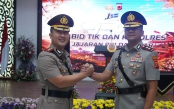Resmi Berganti Nahkoda, AKBP Febri Nurzam Jabat Kapolres Purwakarta dalam Sertijab yang Dipimpin Kapolda Jabar