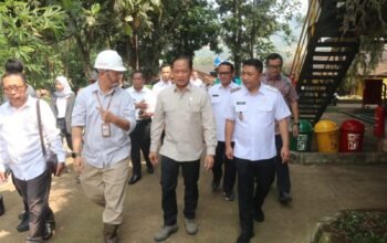 Wakil Bupati Sukabumi H Andreas S.E. Dampingi Wamenko Bidang Pangan Tinjau Oprasional RDF Di TPA Cimenteng