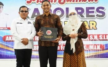 Ketua DPRD Anton Yondra Usul Gelar Kehormatan Bagi Mantan Kapolres