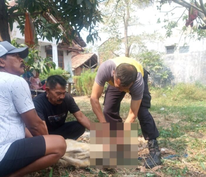 Polri Hadir Untuk Masyarakat, Bhabinkamtibmas Polsek Campaka Bantu Warga Prosesi Akikah dan Pererat Silaturahmi