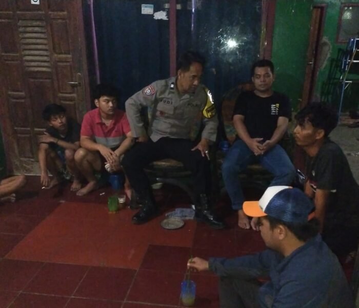 Patroli Humanis Polsek Jatiluhur Cegah Tawuran Remaja, Situasi Kamtibmas Tetap Kondusif