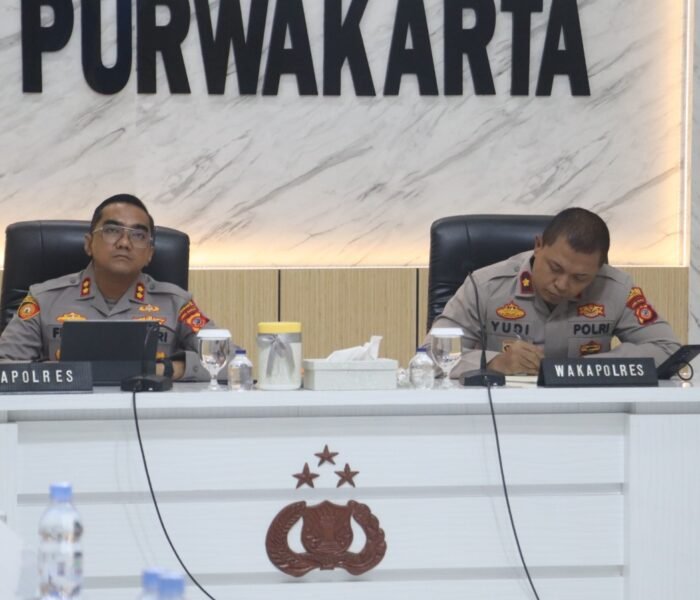 Kapolres Purwakarta Didampingi Wakapolres dan PJU Ikuti Arahan Kapolda Jabar Secara Daring