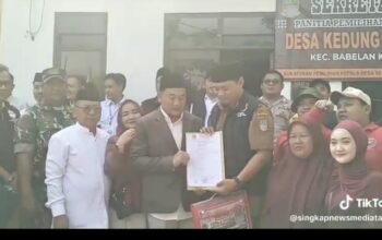 Diiringi Angklung dan Ribuan Pendukung, Akhmad Nirwan Ramdani Resmi Daftar Pilkades Kedung Pengawas