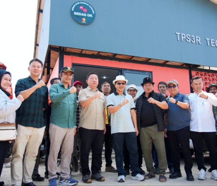 Bertepatan di Hari Kelahirannya ke-55, Bupati KDS Resmikan TPS3R Tegalluar