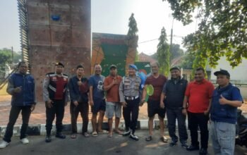 Patroli Sore di GOR Purnawarman, Polisi Kenalkan Layanan Lapor Cepat Propam dan 110