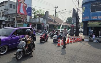 Karnaval Mobil Hias Meriahkan HUT RI, Satlantas Polres Purwakarta Atur Lalu Lintas di Kebon Jahe
