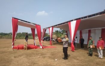 Jelang HUT RI ke-81, Polsek Jatiluhur Ikuti Gladi Bersih Upacara Pengibaran Bendera