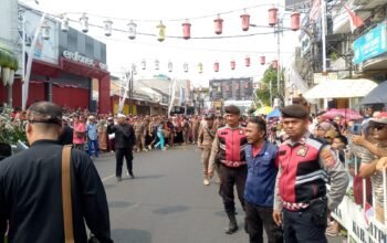 Pawai Kendaraan Hias Meriahkan HUT Ke-81 RI, Sat Samapta Polres Purwakarta Lakukan Pengamanan