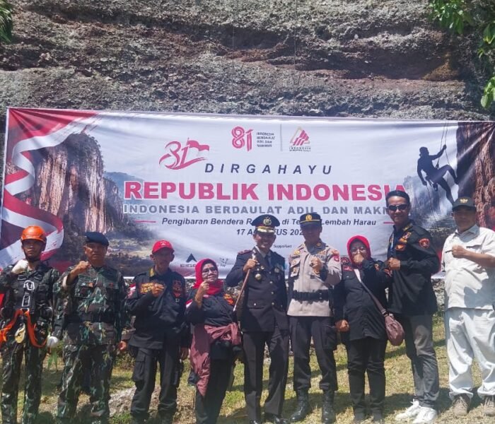 DPC GRIB JAYA 50 Kota Semarakan HUT RI ke-81, Bendera Merah Putih Raksasa Dibentangkan di Tebing Lembah Harau