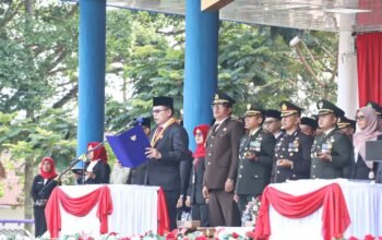 Ketua DPRD Anton Yondra Pimpin Pembacaan Proklamasi HUT RI di Tanah Datar