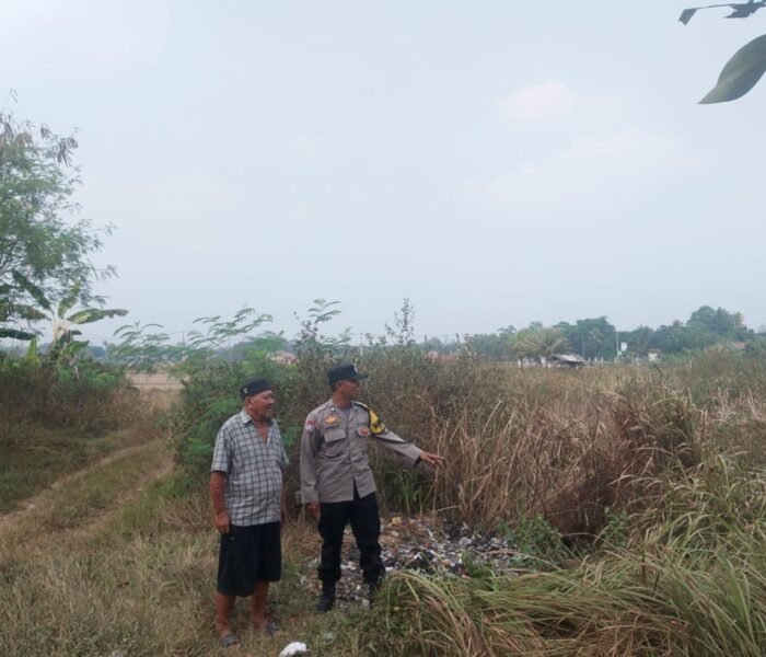 Cegah Kebakaran, Bhabinkamtibmas Polsek Campaka Imbau Warga Tidak Bakar Sampah Sembarangan