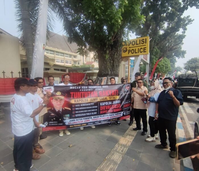 Demo MAI di Polda Jambi: Perimon Juli Soroti Sikap Polda Yang Hanya Diwakili Direktur