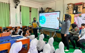 Polwan Polres Purwakarta Goes to School, Edukasi Pelajar Tentang Lalu Lintas, Bullying, Narkoba Hingga Bijak Gunakan AI