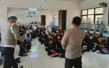 Cegah Pelajar Terprovokasi Ajakan Unjuk Rasa Anarkis, Polsek Kiarapedes Berikan Edukasi di SMKN Kiarapedes