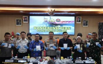 Kapolres Padang Panjang AKBP Wisnu Hadi Pimpin Ekspos Kasus Sabu Aia Angek