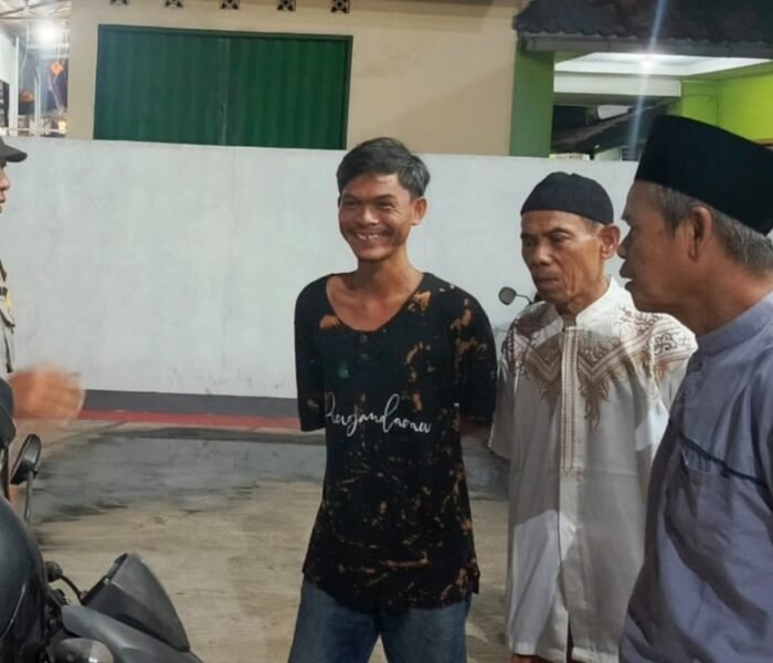 Bhabinkamtibmas Desa Ciwangi Ajak Warga Aktif Jaga Keamanan Lingkungan, Ingatkan Layanan Polri 110