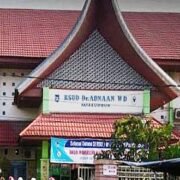 Direktur Efrizanaldi dan Nakes RS Adnaan WD Payakumbuh Sukses Jaga Mutu Pelayanan Humanis