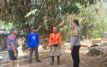Antisipasi Kebakaran Lahan, Bhabinkamtibmas Cipaisan Ingatkan Warga Sekitar Kebun Bambu Tak Bakar Sampah