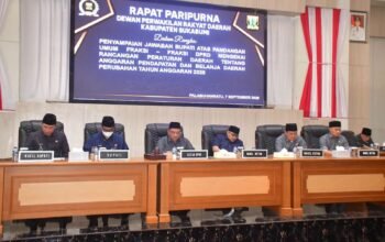 Paripurna DPRD Bupati Sukabumi Drs. H. Asep Japar, M.M., Penyesuaian APBD Pertimbangan Fisik Daerah dan Prioritas Pembangunan