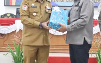 Ketua DPRD Tanah Datar Anton Yondra Pimpin Paripurna Kunci APBD Perubahan 2026