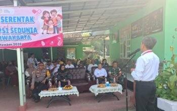 Percepat Penurunan Stunting, Kapolsek Darangdan Hadiri Pelayanan KB Serentak