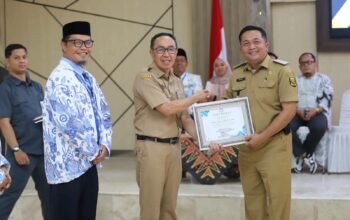 Pengukuhan Pengurus Aksi Sekda H. Ade Suryaman, S.H., M.M., Aksi Perkuat Prfesionalisme Guru dan Kepala Sekolah