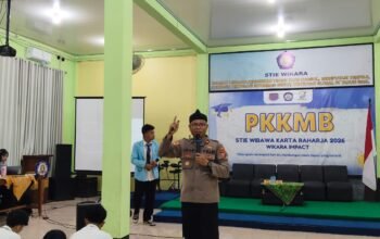 Kuliah Umum Terhadap Mahasiswa Baru di STIE Wihara, Polres Purwakarta Sampaikan Materi Edukasi Bahaya Cybercrime, Judol dan Pinjol