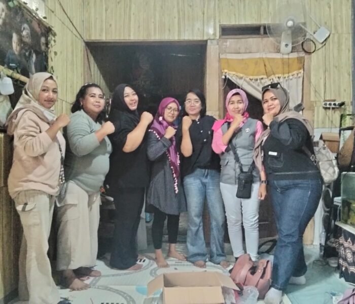 Rapat dan Silaturahmi Srikandi Media Online Indonesia ( SMOI ) Purwakarta di Desa Pesawahan, Dorong Sinergi dan Kekompakan