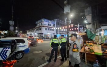 Nobar Berakhir, Pengamanan Berlanjut: Polisi Pastikan Jalur Purwakarta Tetap Aman