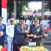 Peringatan Upacara HUT TNI Ke- 81 Bupati Sukabumi Drs. H. Asep Japar, M.M., Momentum Kuatkan Sinergritas TNI dan Masyarakat