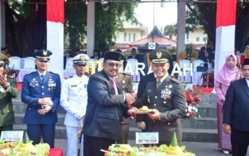Peringatan Upacara HUT TNI Ke- 81 Bupati Sukabumi Drs. H. Asep Japar, M.M., Momentum Kuatkan Sinergritas TNI dan Masyarakat