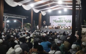 Maulid Nabi di Maniis, Kapolres Purwakarta Bersama Masyarakat Teladani Akhlak Rasulullah
