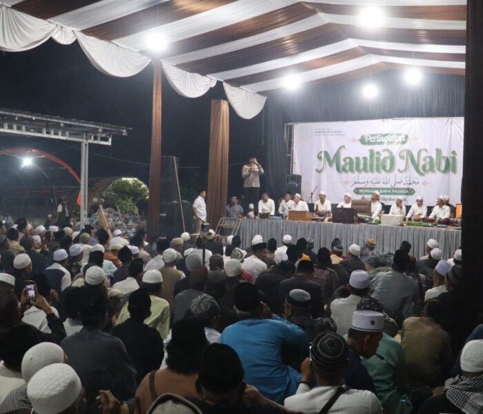 Maulid Nabi di Maniis, Kapolres Purwakarta Bersama Masyarakat Teladani Akhlak Rasulullah