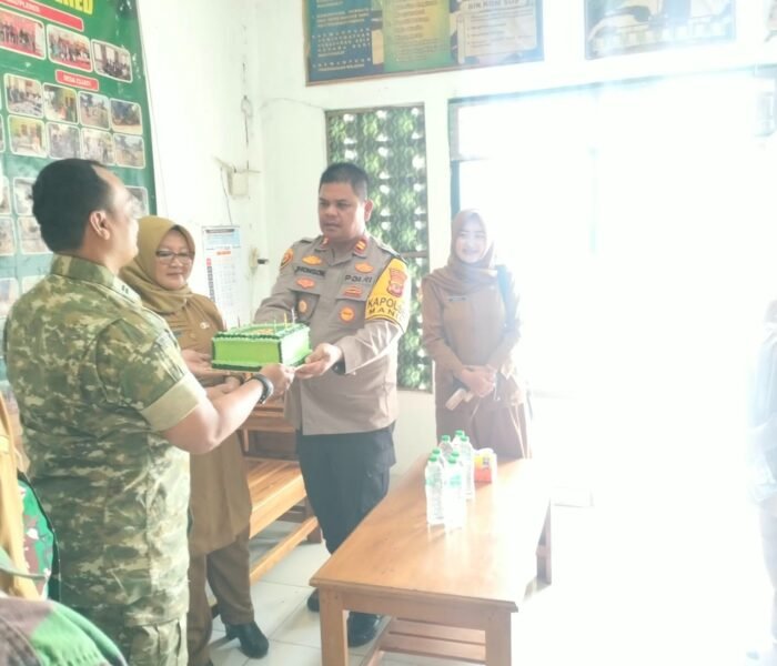 Sinergitas 3 Pilar di Maniis, Polsek dan Pemerintah Kecamatan Berikan Ucapan HUT ke-81 TNI