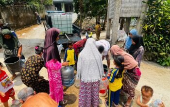 Polsek Plered Salurkan 1.000 liter Air Bersih untuk Warga