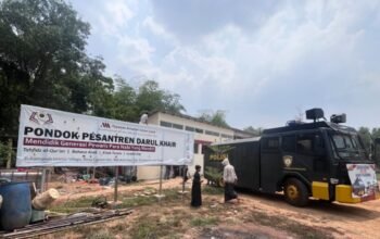 AWC Untuk Kemanusiaan, Polres Purwakarta Salurkan Air Bersih Ke Ponpes Darul Khair