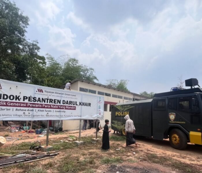 AWC Untuk Kemanusiaan, Polres Purwakarta Salurkan Air Bersih Ke Ponpes Darul Khair