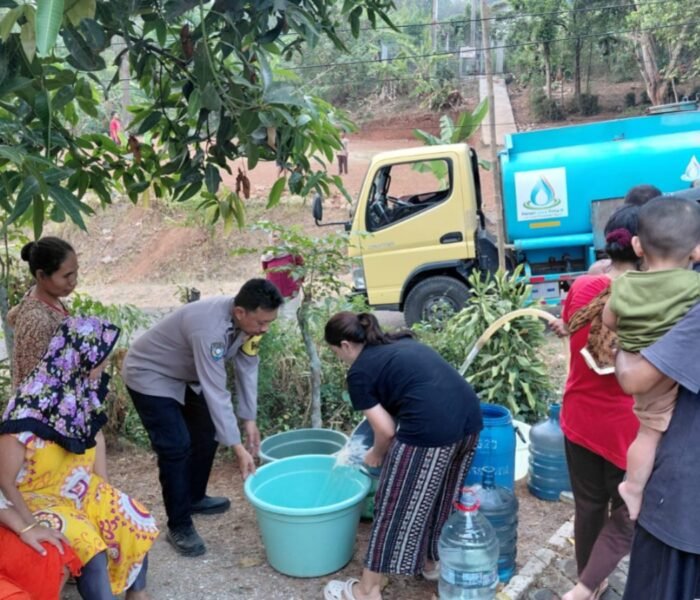 Polsek Jatiluhur Salurkan 4.000 Liter Air Bersih untuk Warga, Wujud Nyata Polri Hadir Membantu Masyarakat