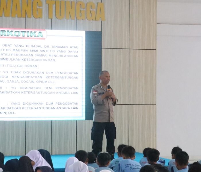 Belajar Bersama Polisi Menyenangkan, Sat Binmas Polres Purwakarta Ajak Siswa SDN 6 Cisereuh Stop Bullying