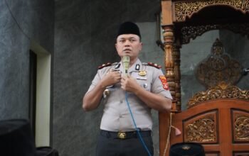 Jum’at Keliling di Purwakarta, Wakapolres Ajak Orang Tua Awasi Remaja dan Cegah Curanmor