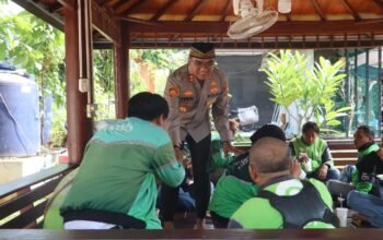 Ngariung Bareng Ojol, Kapolres Purwakarta Bangun Kedekatan Dengan Masyarakat Lewat Suasana Hangat dan Akrab