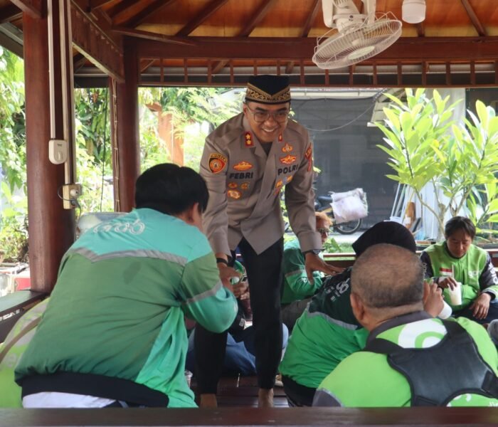 Ngariung Bareng Ojol, Kapolres Purwakarta Bangun Kedekatan Dengan Masyarakat Lewat Suasana Hangat dan Akrab