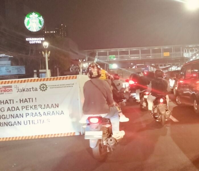 Galian Jalan Matraman Raya Picu Kemacetan, Pengaturan Lalin Dipertanyakan